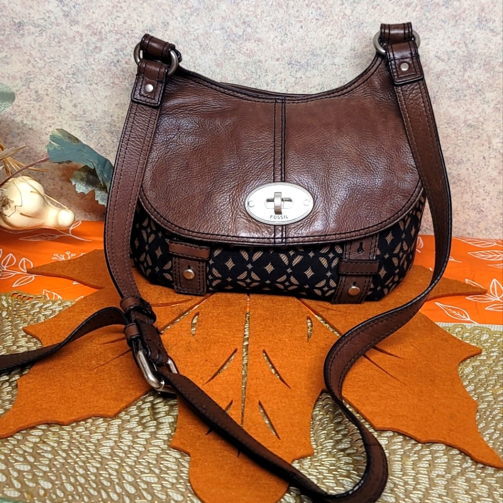 FOSSIL leather crossbody bag